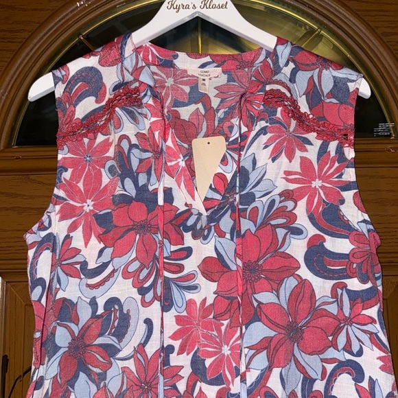 NWT! Como Vintage Floral Print Crochet Detail Notched V-Neckline Sleeveless Top - Picture 6 of 15
